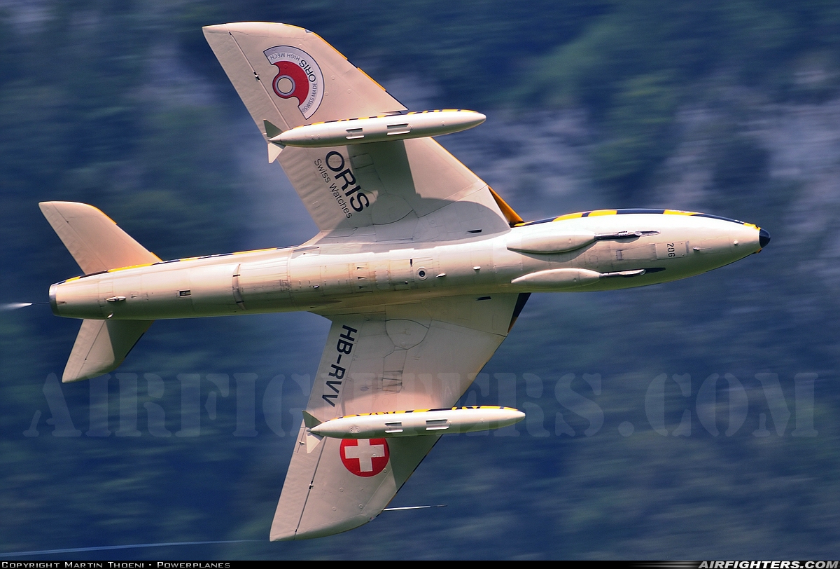 Private Hawker Hunter T68 HB-RVV at Mollis (LSMF), Switzerland