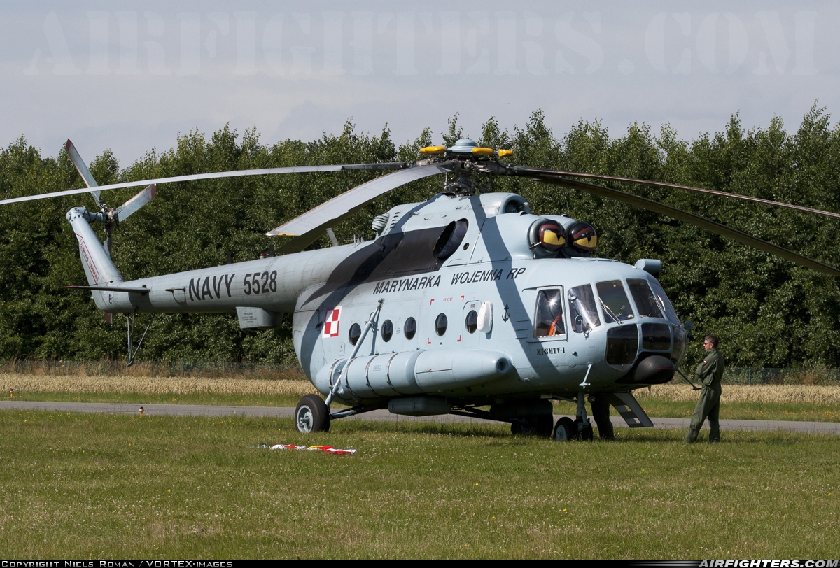 Poland - Navy Mil Mi-8MTV-1 5528 at Koksijde (EBFN), Belgium