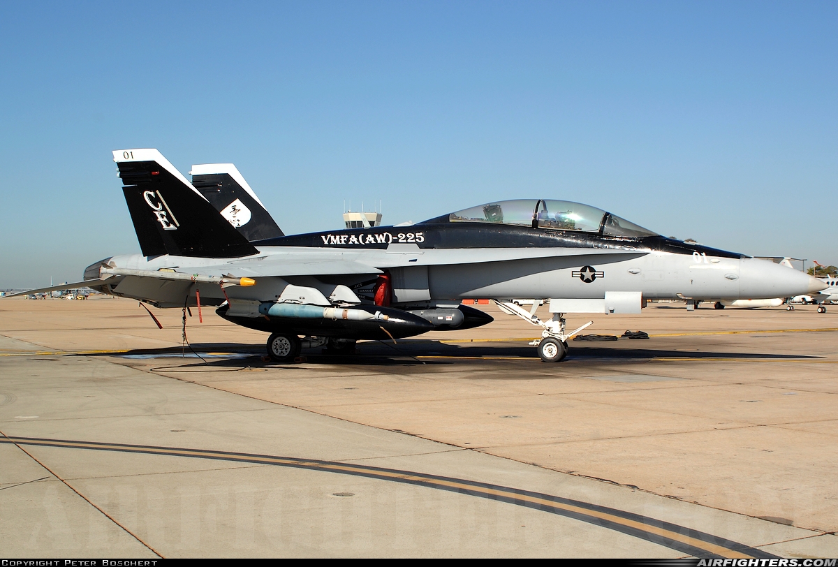 USA - Marines McDonnell Douglas F/A-18D Hornet 165684 at San Diego - Miramar MCAS (NAS) / Mitscher Field (NKX / KNKX), USA